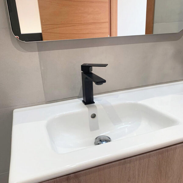 Single-lever basin mixer 115mm Saona Slim Matt Black - Image 2